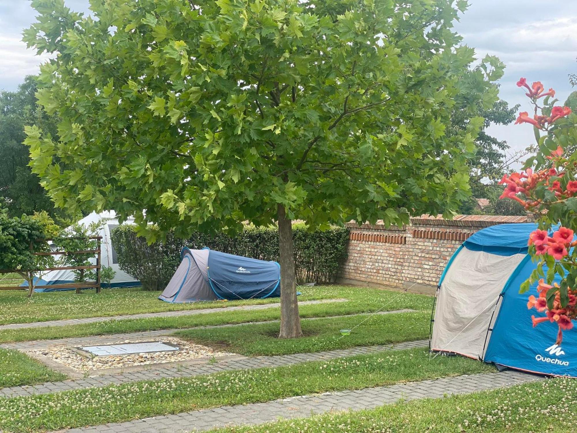 Bocor Fogadó Kisharsány Exterior foto